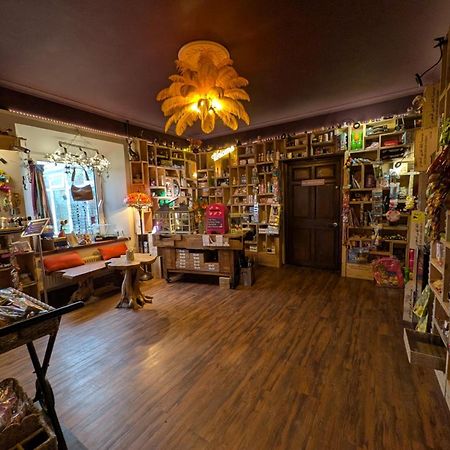 Budget Stay, In Lovely Private Setting With Rustic Charm, Log Burner, Fire Pit, Campers Kitchen & Eco Loo No Bedding Supplied Narberth Kültér fotó