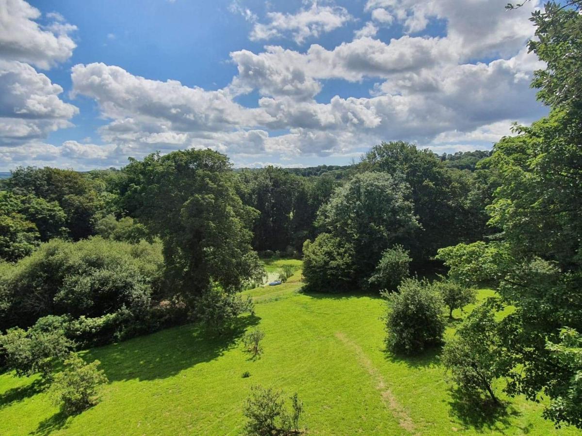 Budget Stay, In Lovely Private Setting With Rustic Charm, Log Burner, Fire Pit, Campers Kitchen & Eco Loo No Bedding Supplied Narberth Kültér fotó