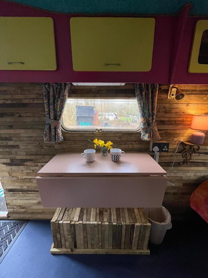 Budget Stay, In Lovely Private Setting With Rustic Charm, Log Burner, Fire Pit, Campers Kitchen & Eco Loo No Bedding Supplied Narberth Kültér fotó