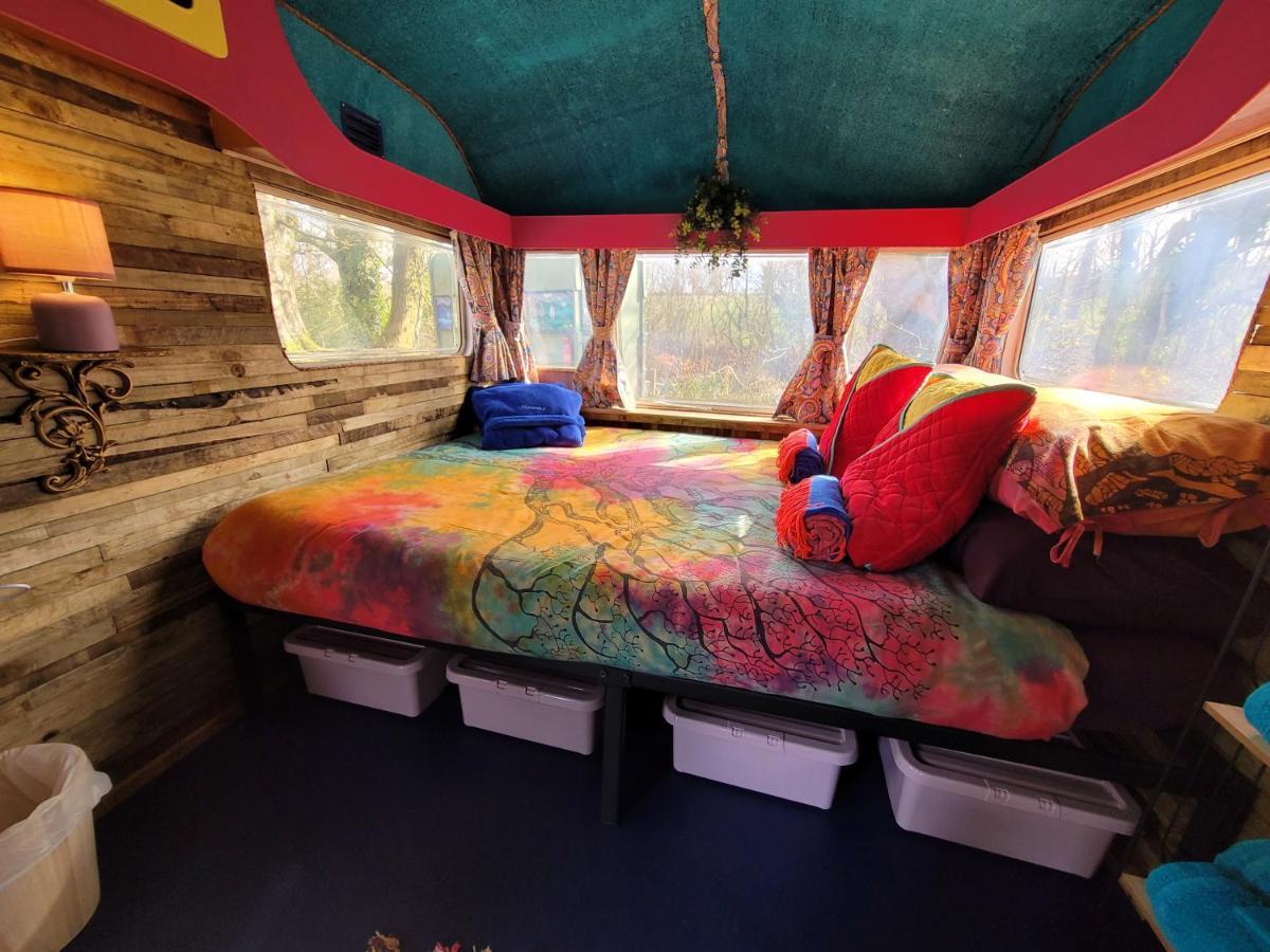 Budget Stay, In Lovely Private Setting With Rustic Charm, Log Burner, Fire Pit, Campers Kitchen & Eco Loo No Bedding Supplied Narberth Kültér fotó